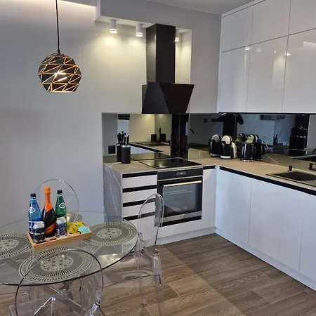 Reko Z Basenem I Tuż Przy Plaży Apartament *