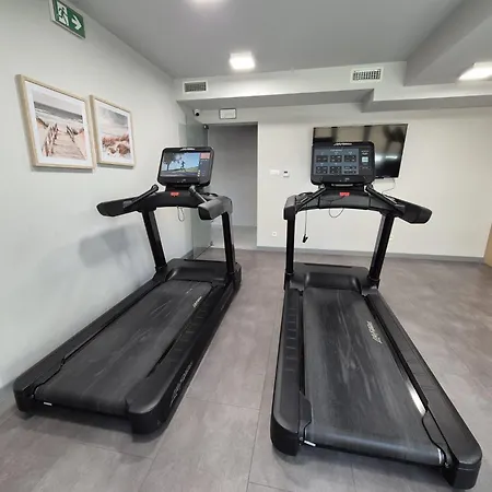 Reko Z Basenem I Tuż Przy Plaży *