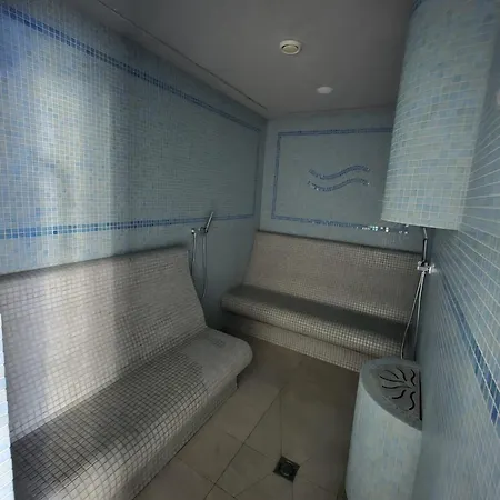 Reko Z Basenem I Tuż Przy Plaży