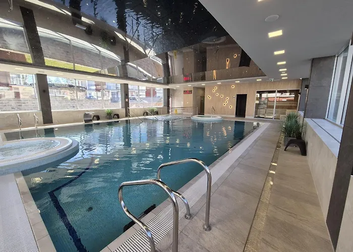 Reko Z Basenem I Tuż Przy Plaży * Rewal