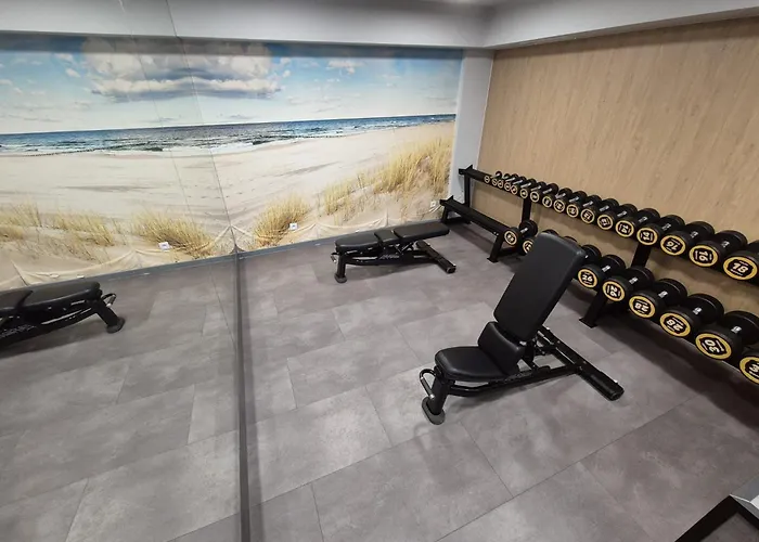 Reko Z Basenem I Tuż Przy Plaży