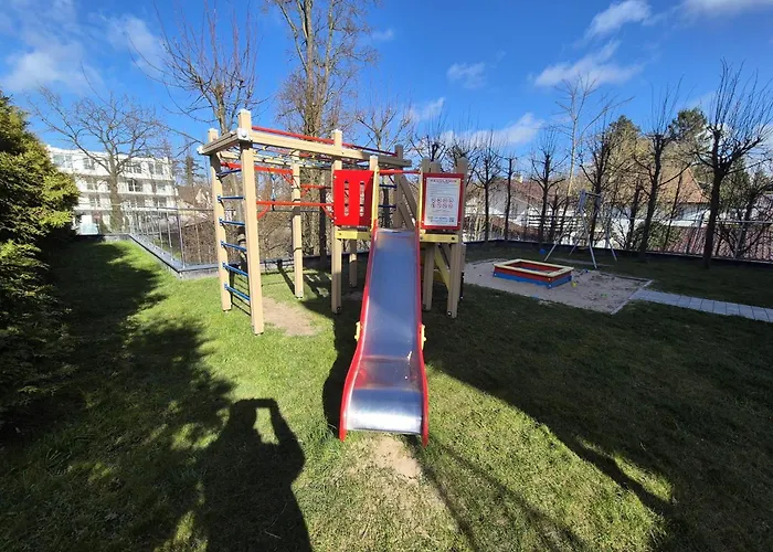 Reko Z Basenem I Tuż Przy Plaży * Rewal